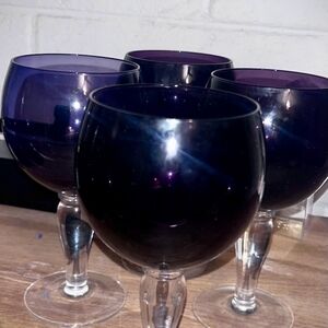Elegant Purple Wine Glass Set